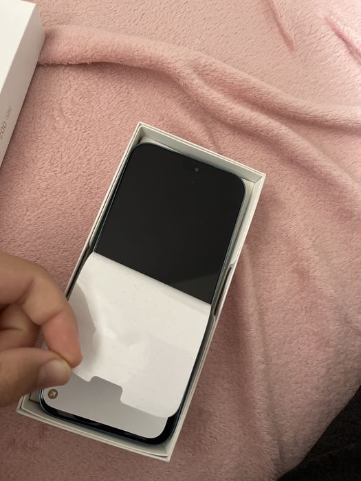 Honor 200 lite nou desigilat