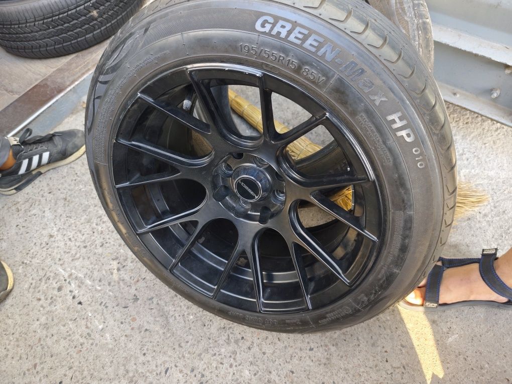 Продаются диски VOSSEN R15