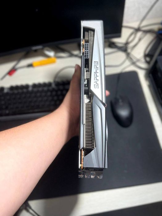 Sapphire nitro + rx5700xt 8gb
