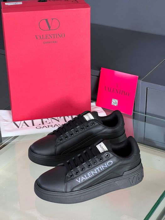 Adidasi Valentino noi !!! Marimi 40/44 !!!