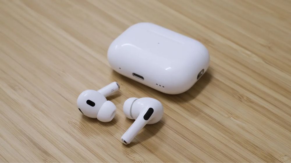Airpods pro 2  type C с оставаща гаранция годинa и чисто нова лява