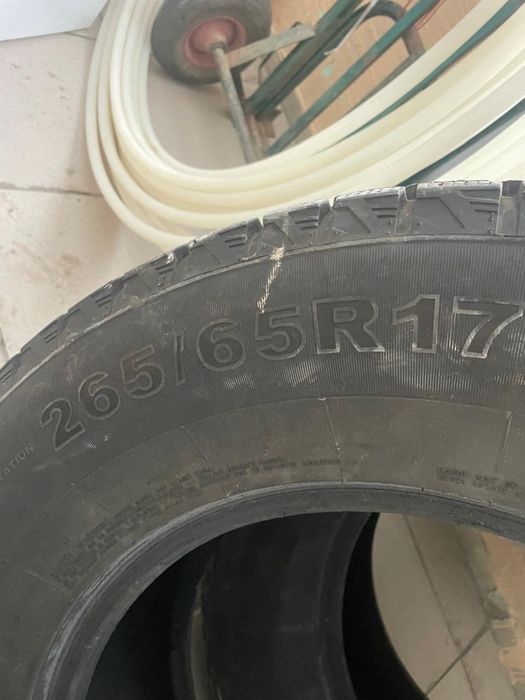 Продаю зимние шины 265/65R17 на Prado
