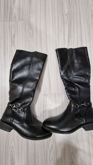 Дамски ботуши от едтествена кожа размер 38