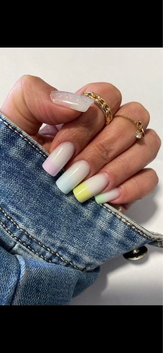 Unghii de gel si make up