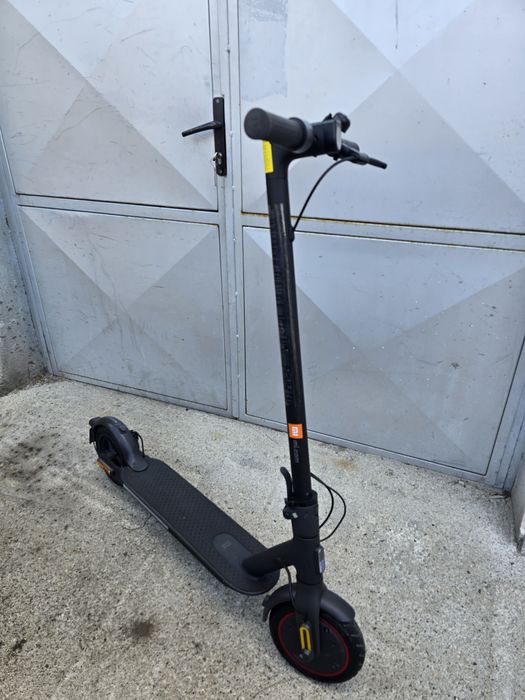 Vand trotineta XIAOMI PRO 2 + CADOU