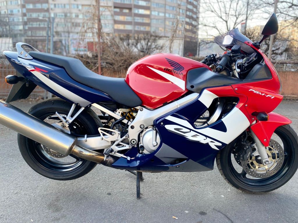 Vand honda cbr f4i