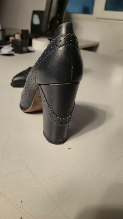 Женски токчета, марка Ройал, размер 36