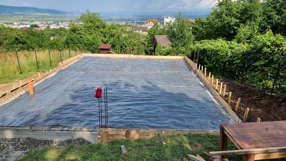 Vand Teren cu cabana