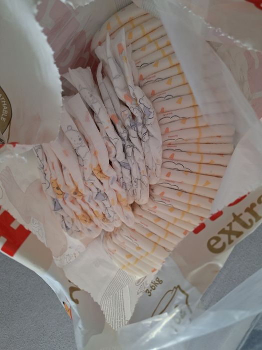 Pampers Huggies extra care nr.2