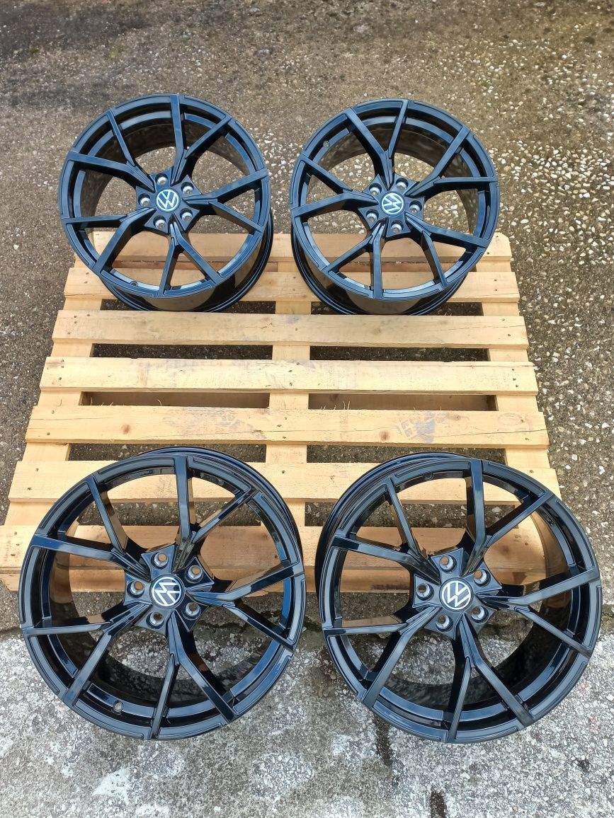 19 5x112 Vw Gti Golf Passat Tiguan 8j et45 57.1 Seat Škoda Piano Black