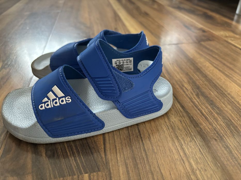 Sandale Adidas p/u copii nr 26