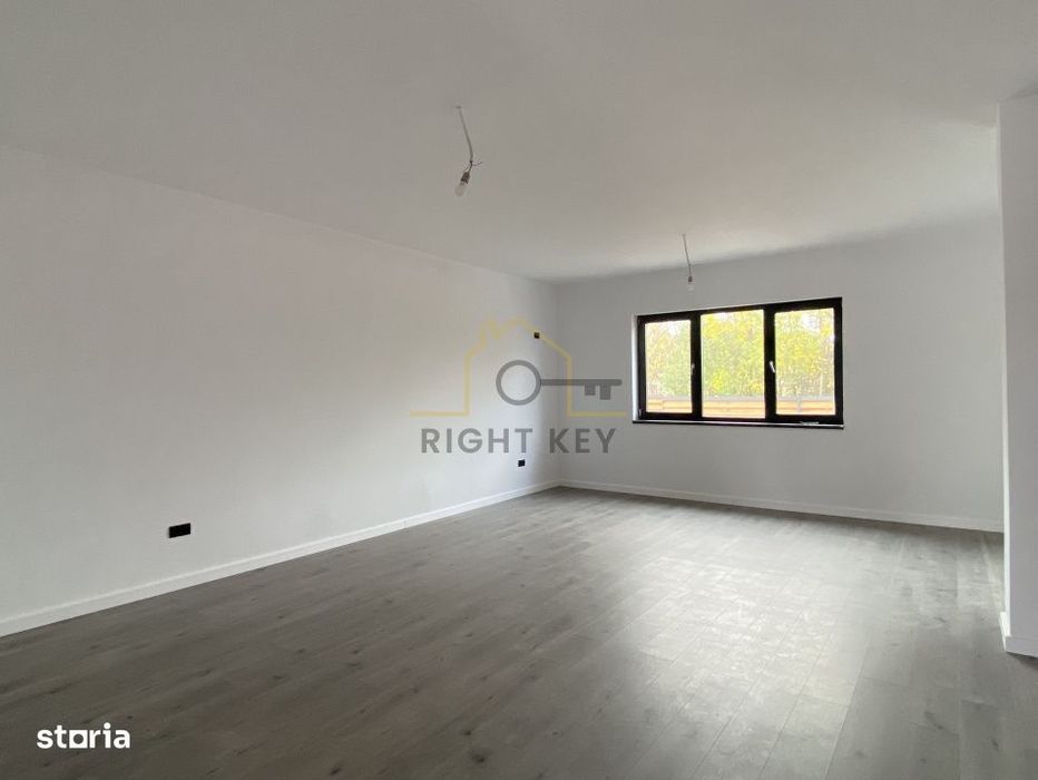 Case parter 4 cam langa padure, la cheie in Teghes!