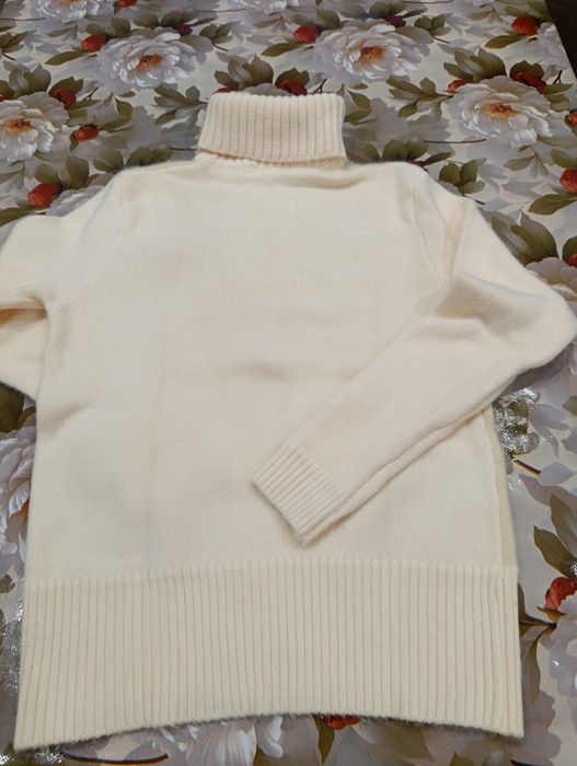 Продам джемпер водолазка. Размер 44-48