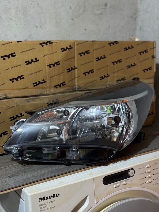 Фарове и стопове за различни автомобили