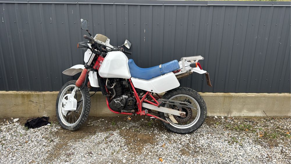 Dezmembrez suzuki dr 650