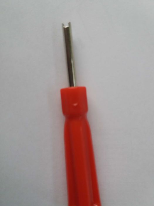 2 Surubelnite pentru desfacut / strans ventile anvelope auto, moto
