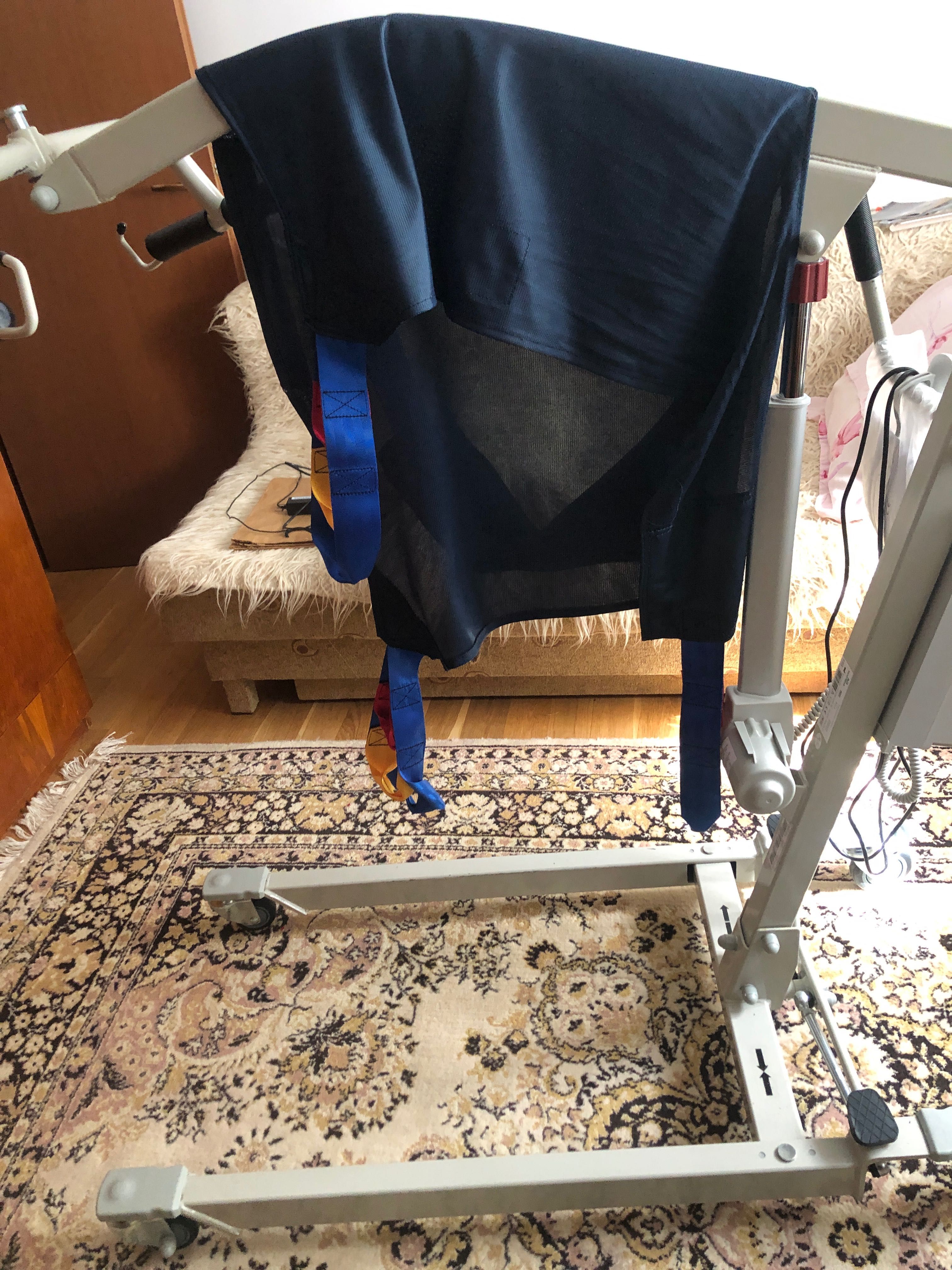 Elevator/lift electric pentru persoane cu handicap