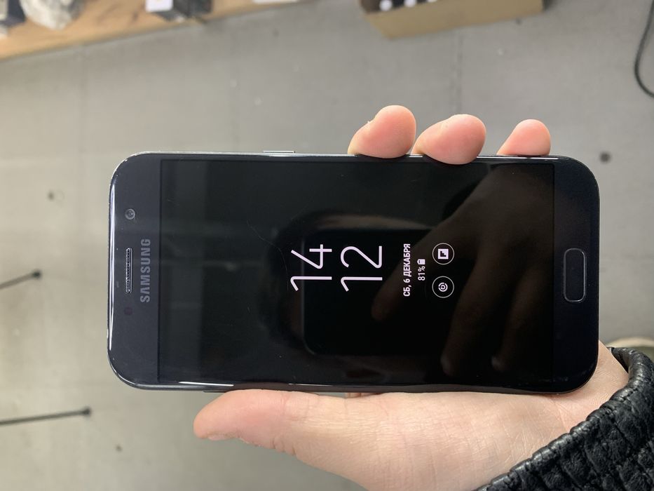 Срочно продам Samsung A5(17)