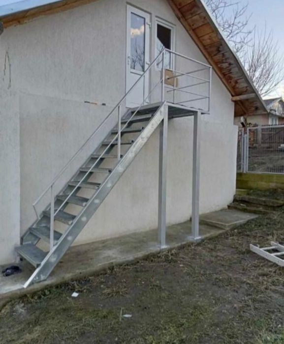 Scari galvanizate exterioare pe comanda