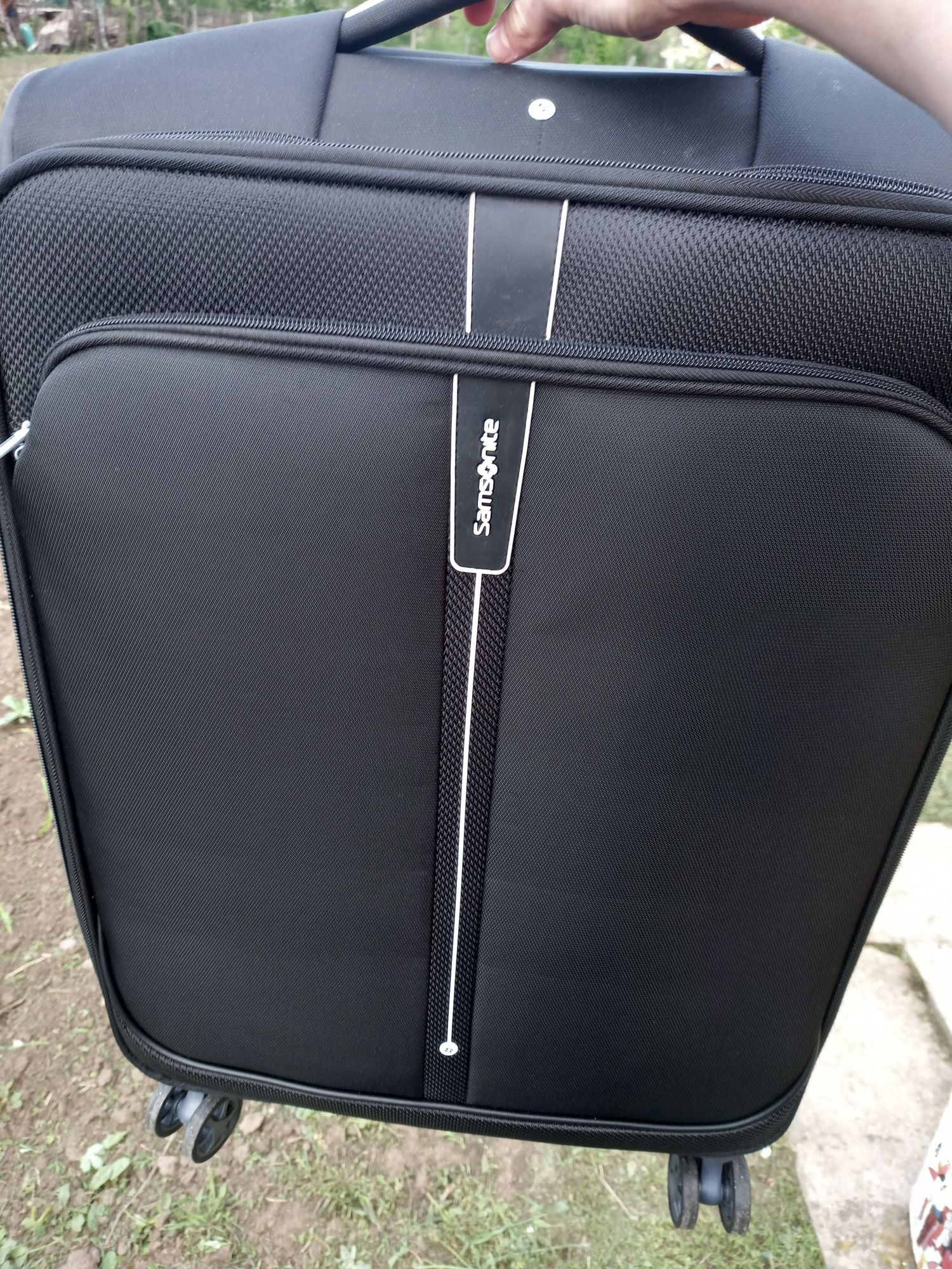 Vând troler samsonite