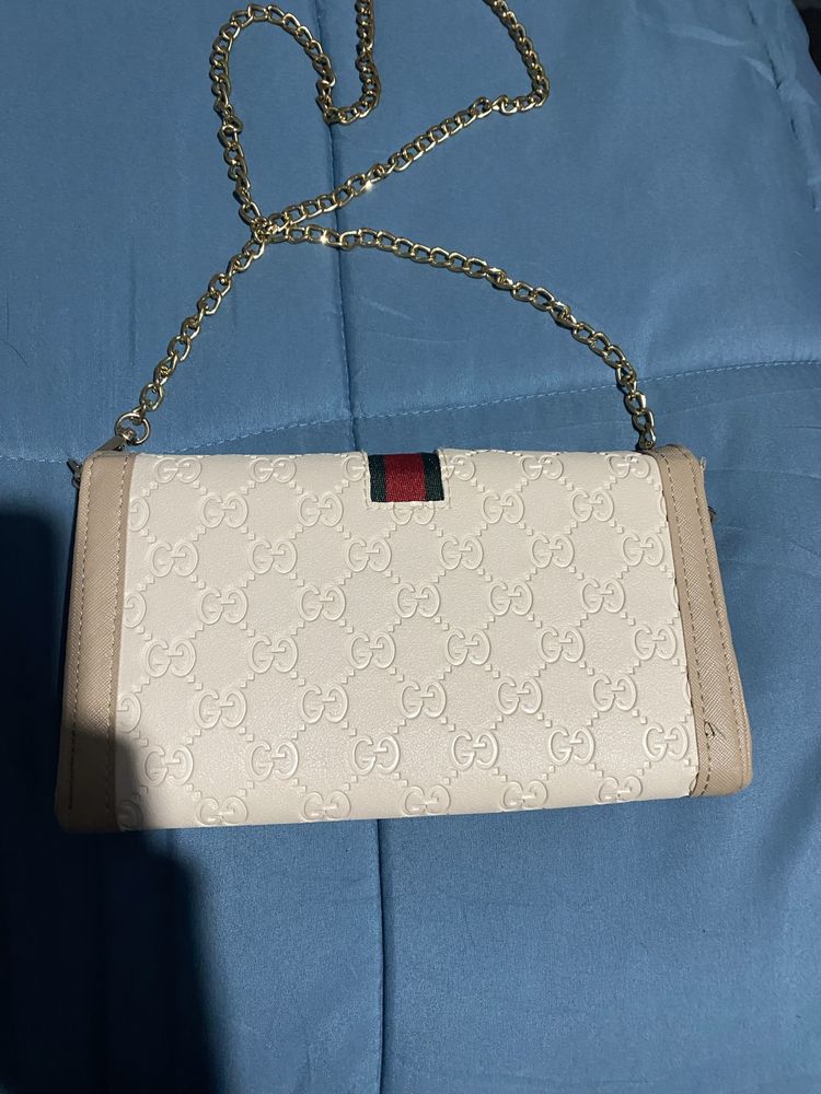 Чанта на Gucci (гучи)