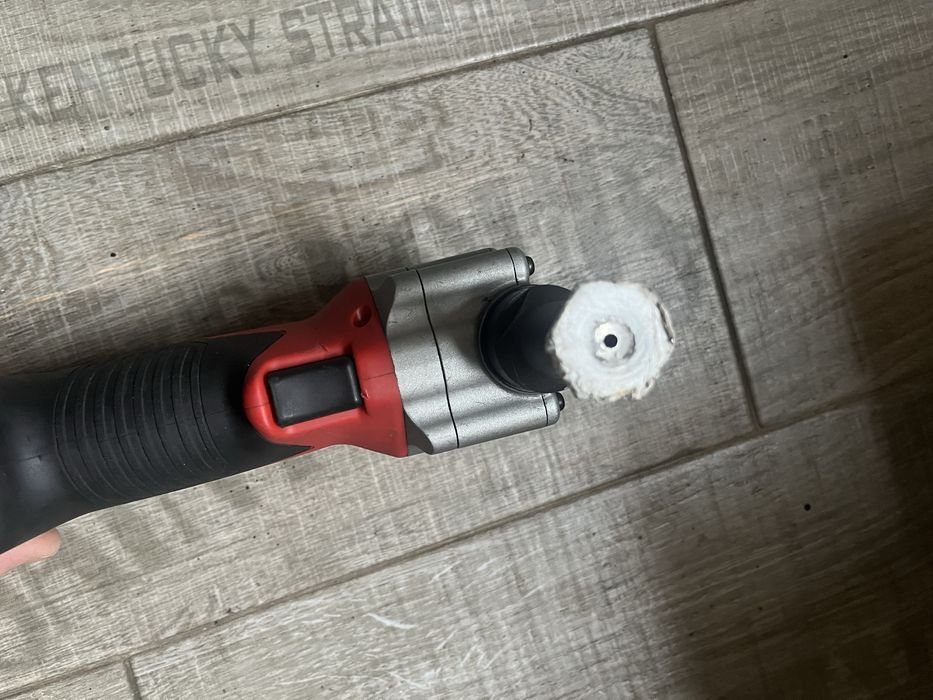 Pistol nituri Milwaukee