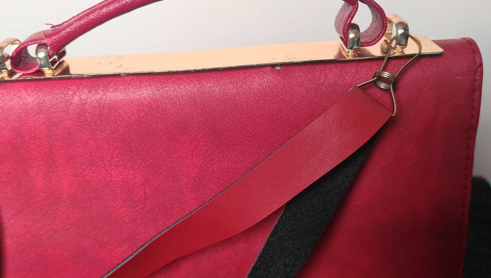 Geantă Guess tip plic