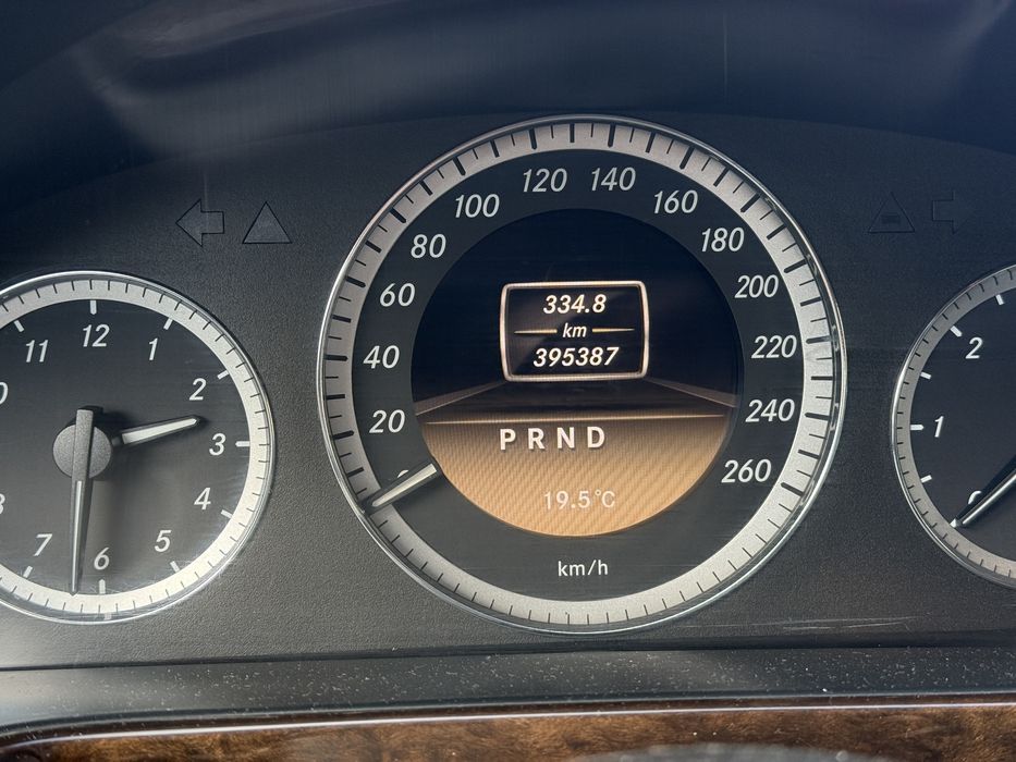 Mercedes E Class 2012 2.2D Automata, schimb variante