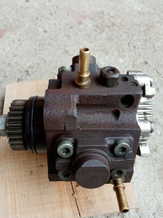 Pompa marit presiune. Injecție. Renault  Vivaro trafic motor 2000