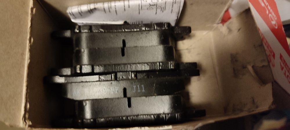 Новые задние колодки Камри 40 45