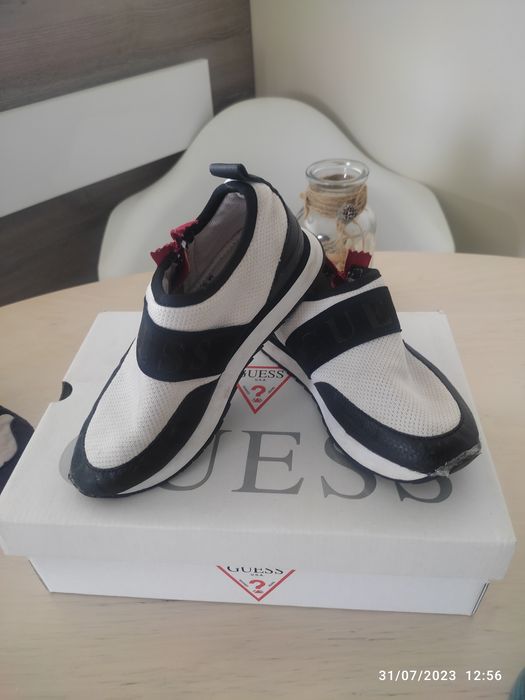 Няколко модела "Guess"