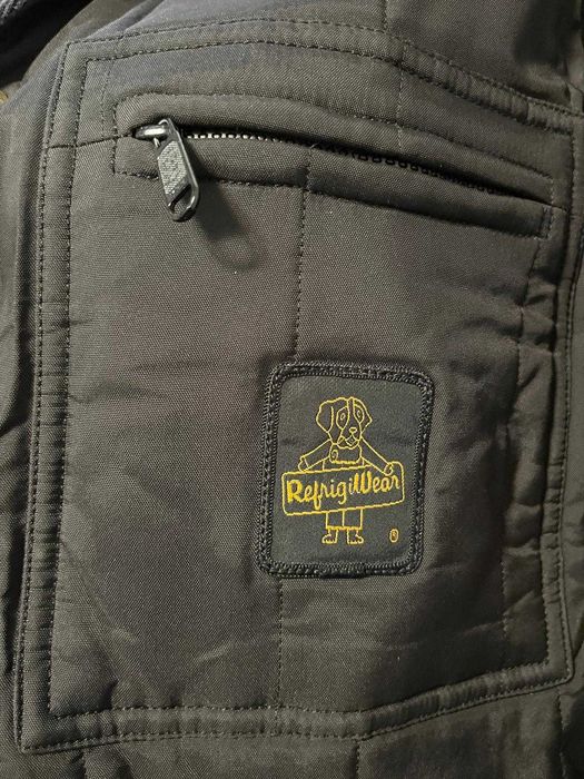 Geacă RefrigiWear, XL, neagră, matlasată, cu capse