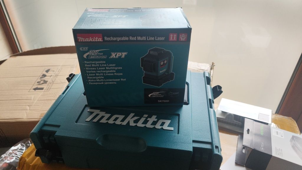 Лазер Makita SK700D + куфар + зарядно + 2хбатерии