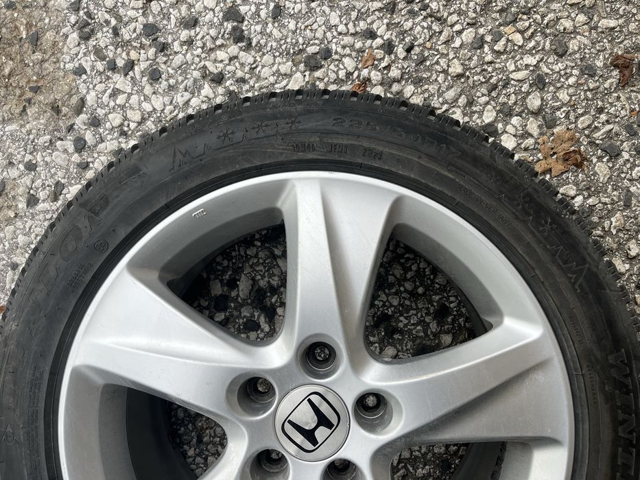 Зимни гуми-225/50/17-Dunlop