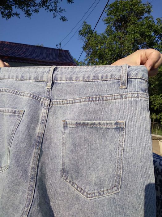 Blugi rupți mărimea M