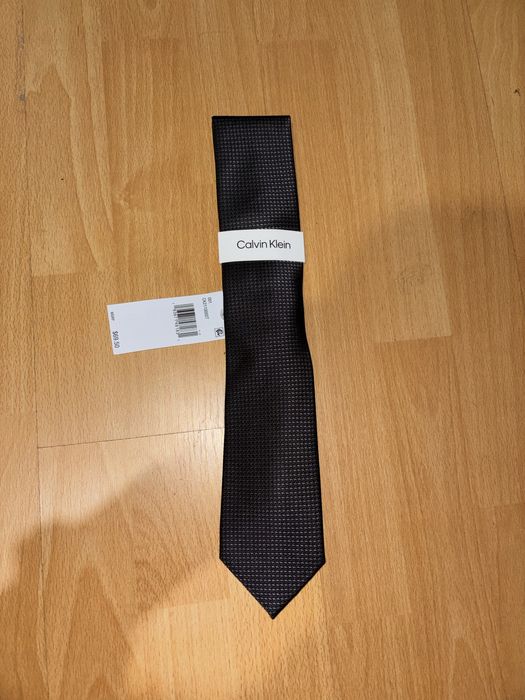 Cravate michael kors si calvin klein noi