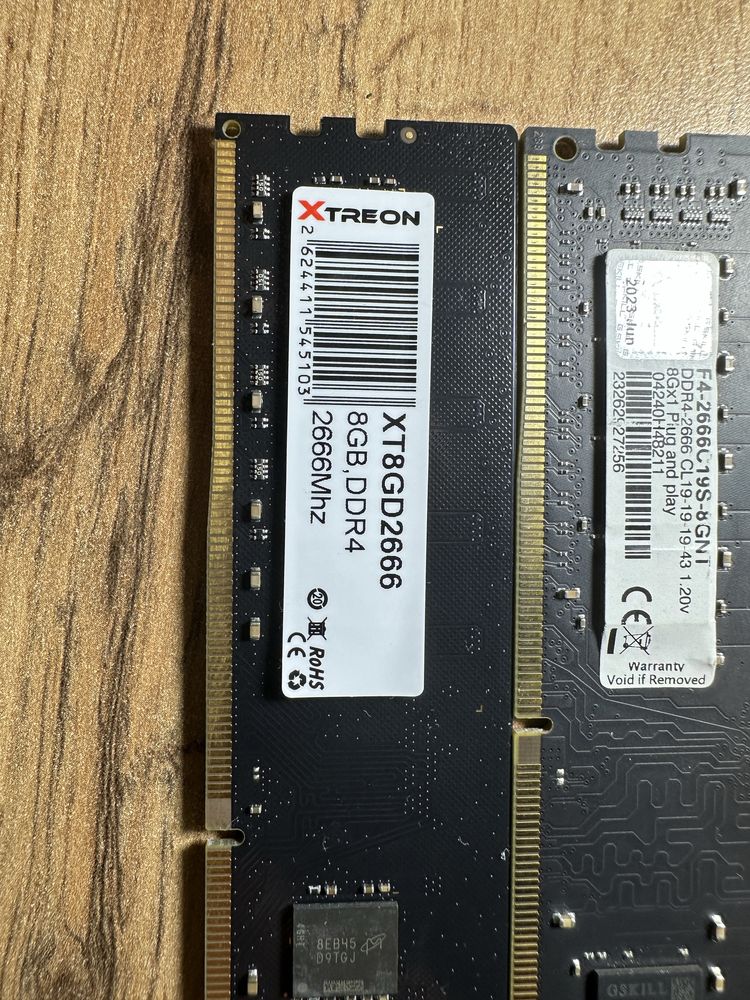 Продаю Озу памяти DDR 4 8гб 2666мгц