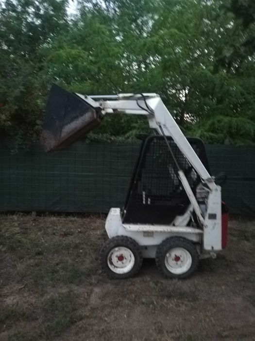 Продавам мини челен товарач  BOBKAT TCM 315