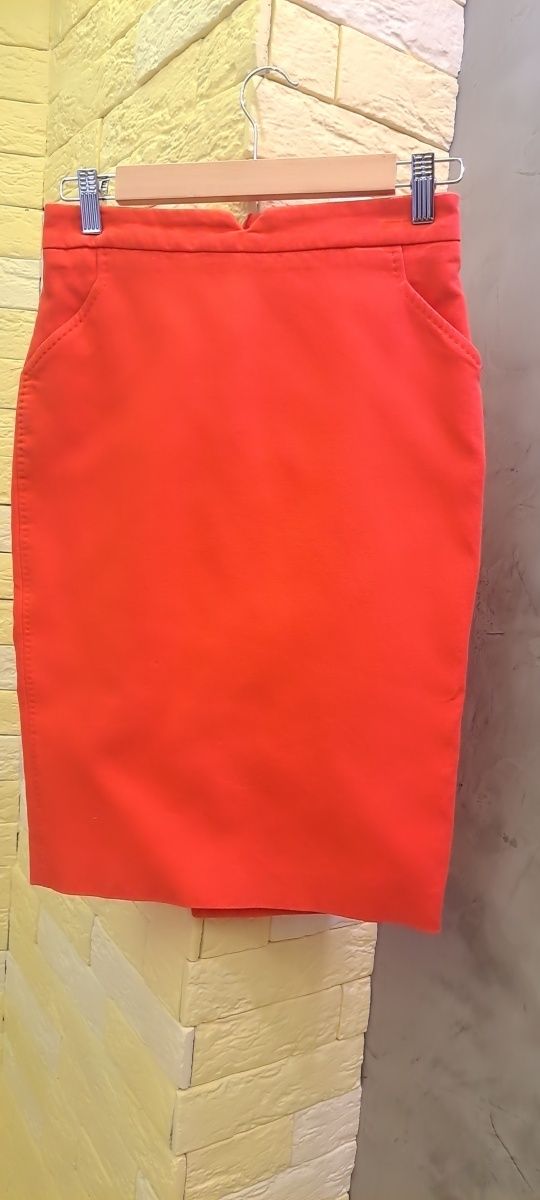 Zara  червена пола