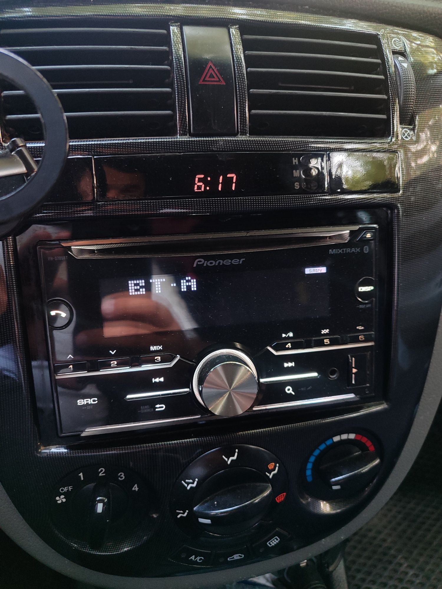 Pioneer 705 sotiladi.