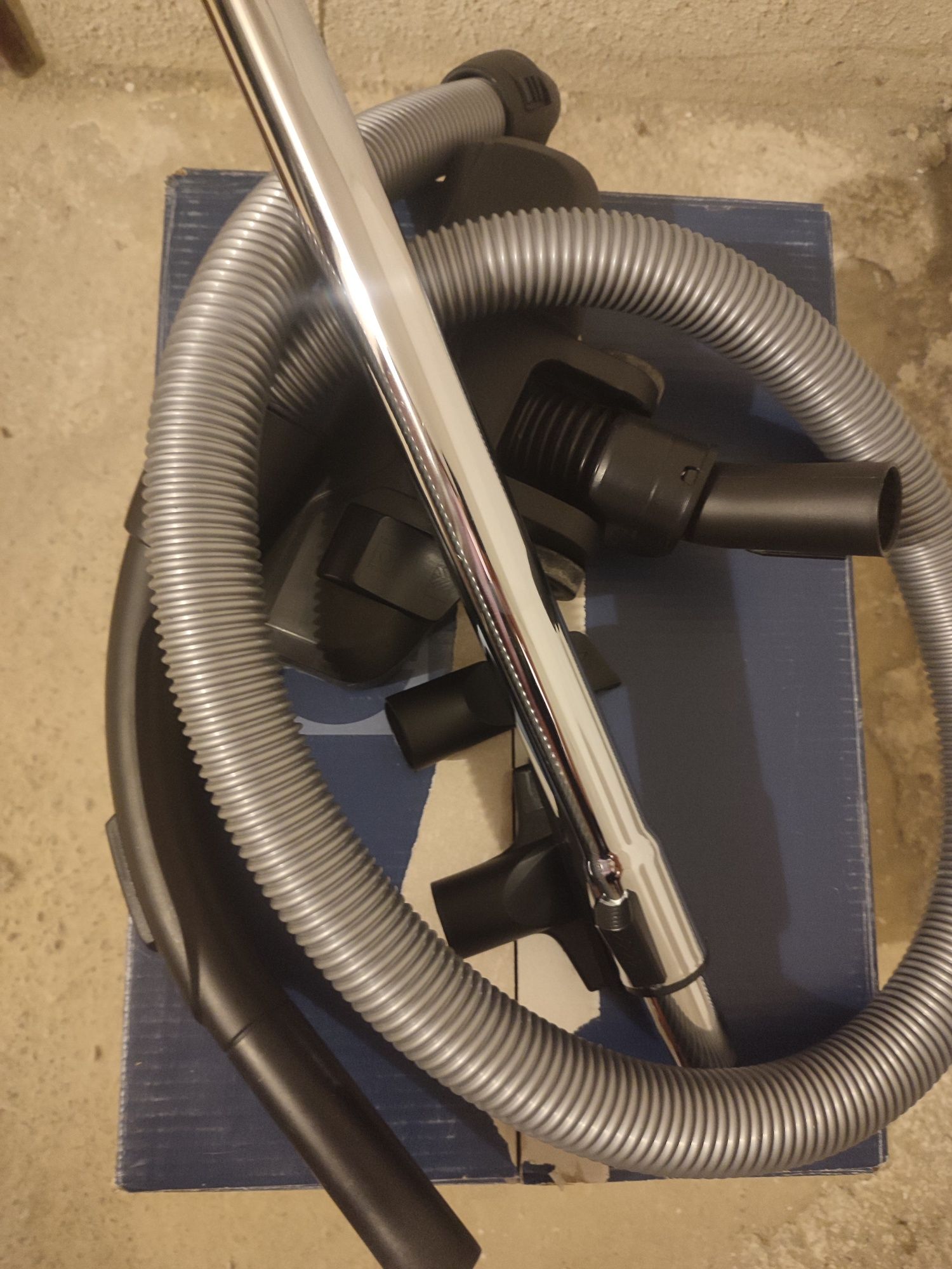 Electrolux Ease C2 21W, 78db