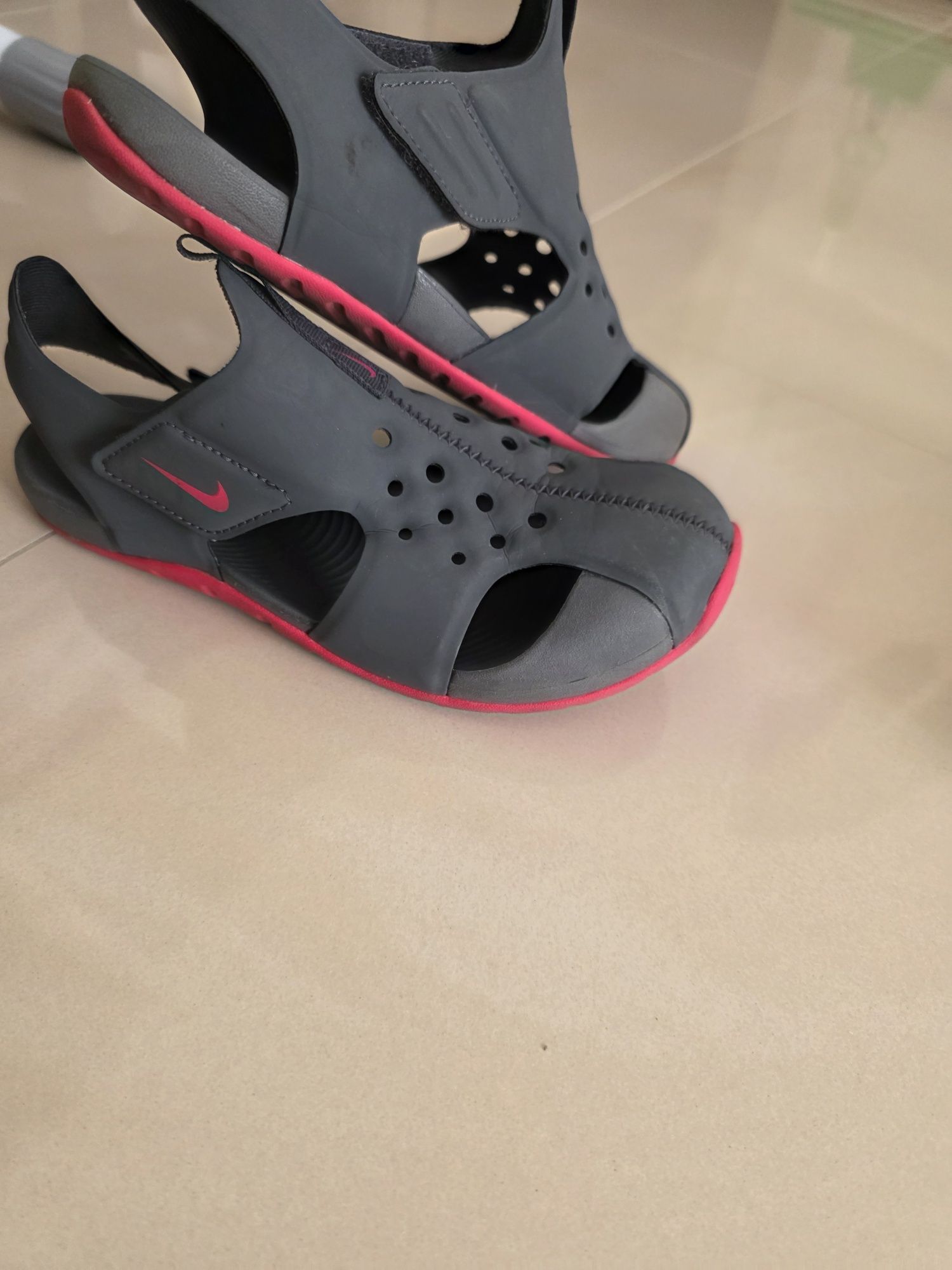 Детски сандалки NIKE