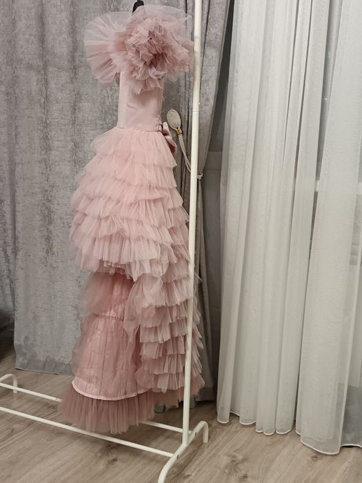 Нарядное платье для девочки рост 122-128