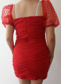 Rochie roșie mulată cu tulle cu buline