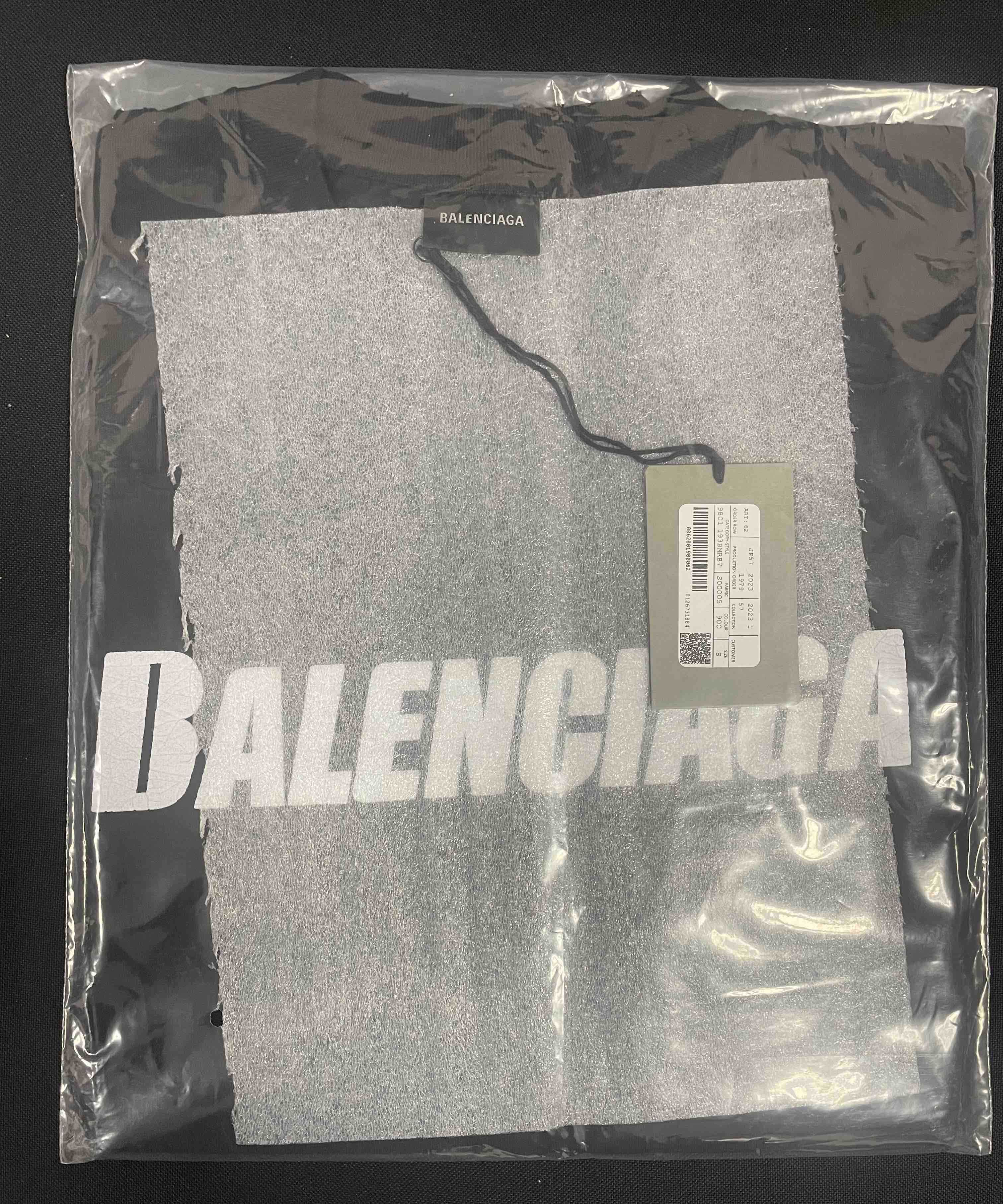 Нови с етикет мъжки тениски на Balenciaga в черно