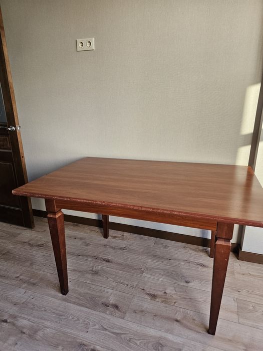 Продам,  стол обеденный 90×135