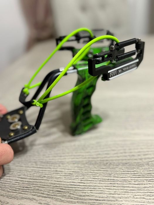 Vând praștie profesională