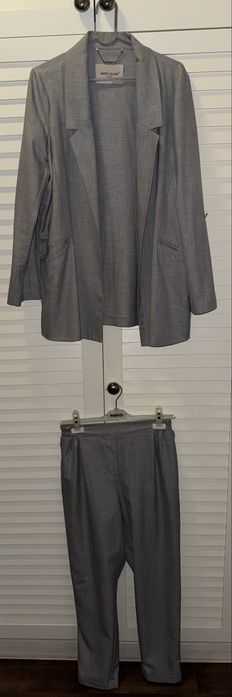 Продам женский брючный костюм  , 40 размер