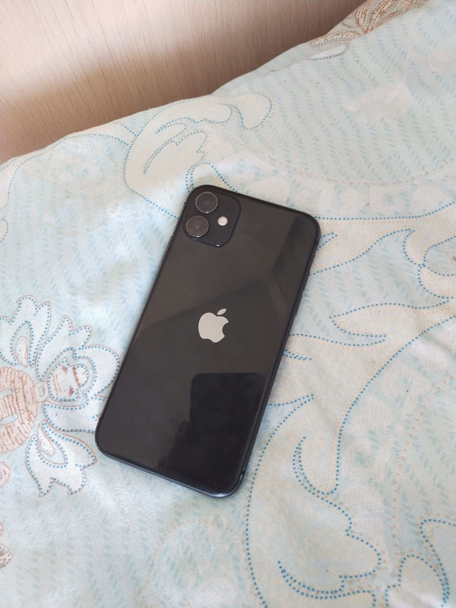 Iphone 11 продам