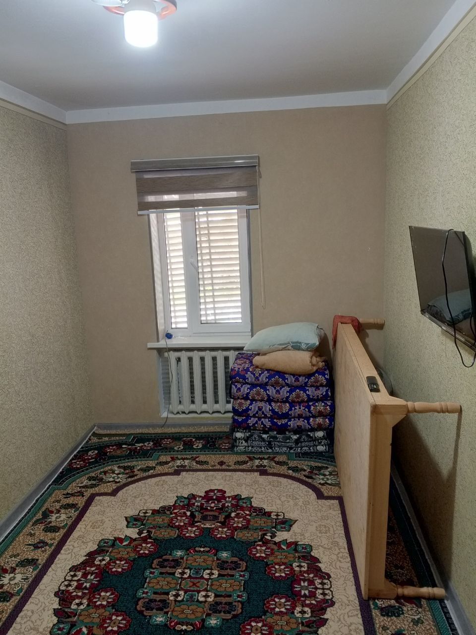 Ipateka bor Kvartira 1 etaj 4 hona 95km algaritm yol yuzi 1chi linya